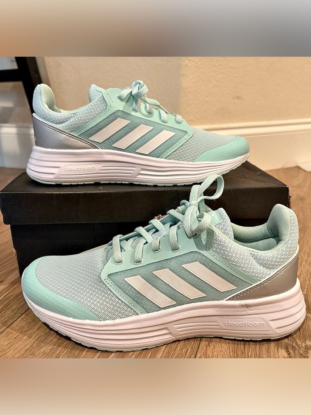 adidas Galaxy 5 Running Shoes Seafoam Green & White US 8.5 NWT